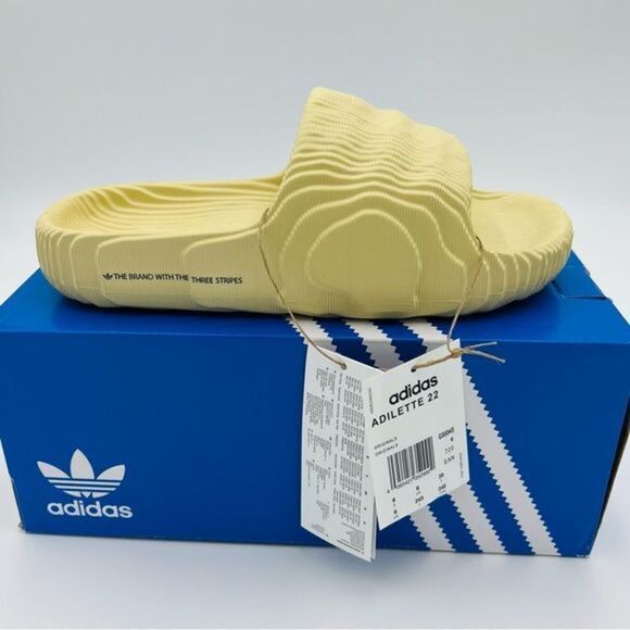 ADIDAS Adilette Slides Men Size 6 US - Picture 3 of 5